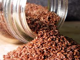 Flax seeds are high in Omega-3 fatty acids and have many cosmetic benefits : they help to smooth the skin and to clear acne