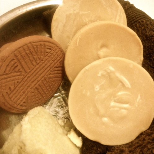 My first batch of soap: flax seed oil and shea butter